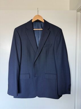 Van Heusen Deep Navy Blue 2-Piece Suit – 40R / 34x32